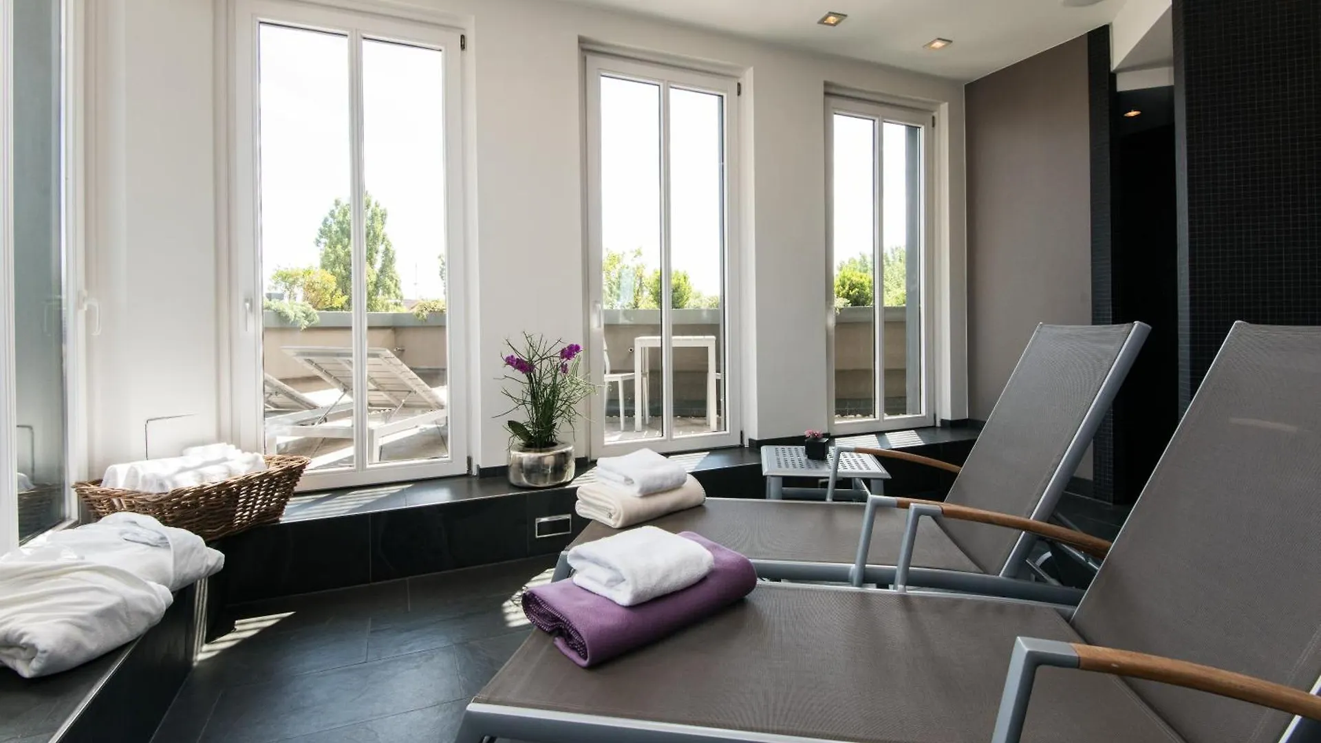 New Berlin Hotel