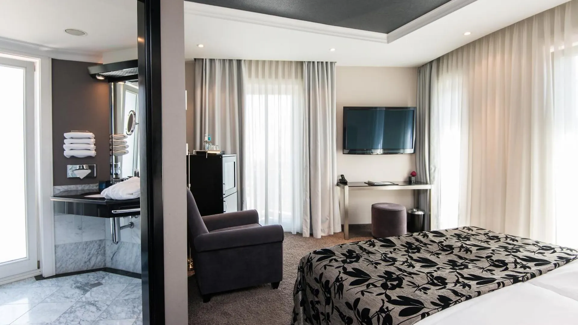 New Berlin Hotel 4*,  Germany