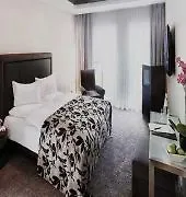 New Berlin Hotel 4*,